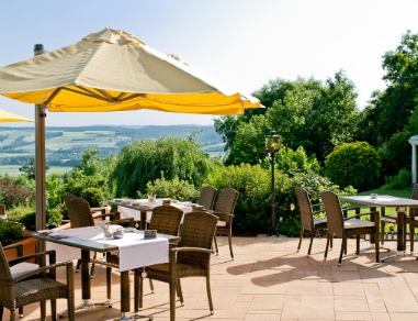 Panorama-Terrasse mit Weitblick ins Kulmbacher Land